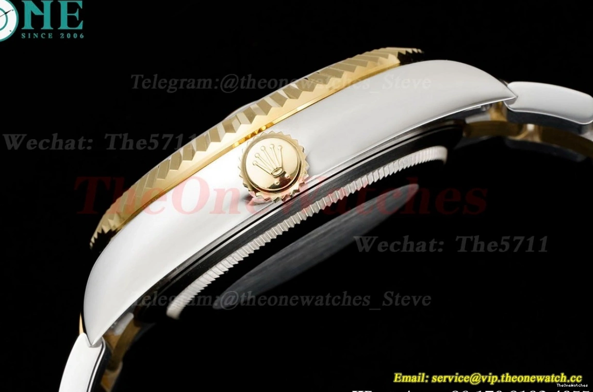 Oyster 326933 FNF YG SS Stk SkyDweller A9001 42mm White 1220